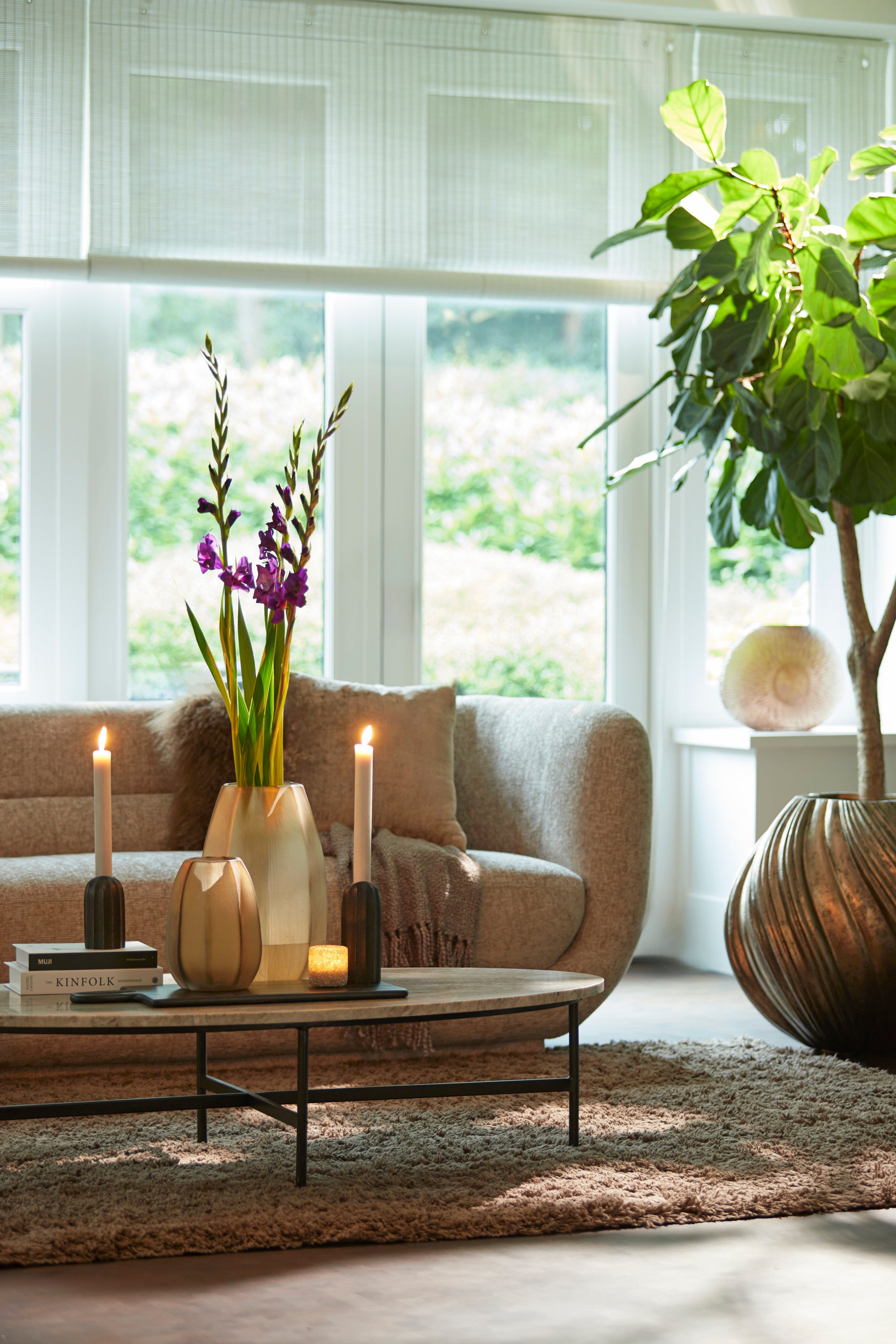 LOES márvány dohányzóasztal