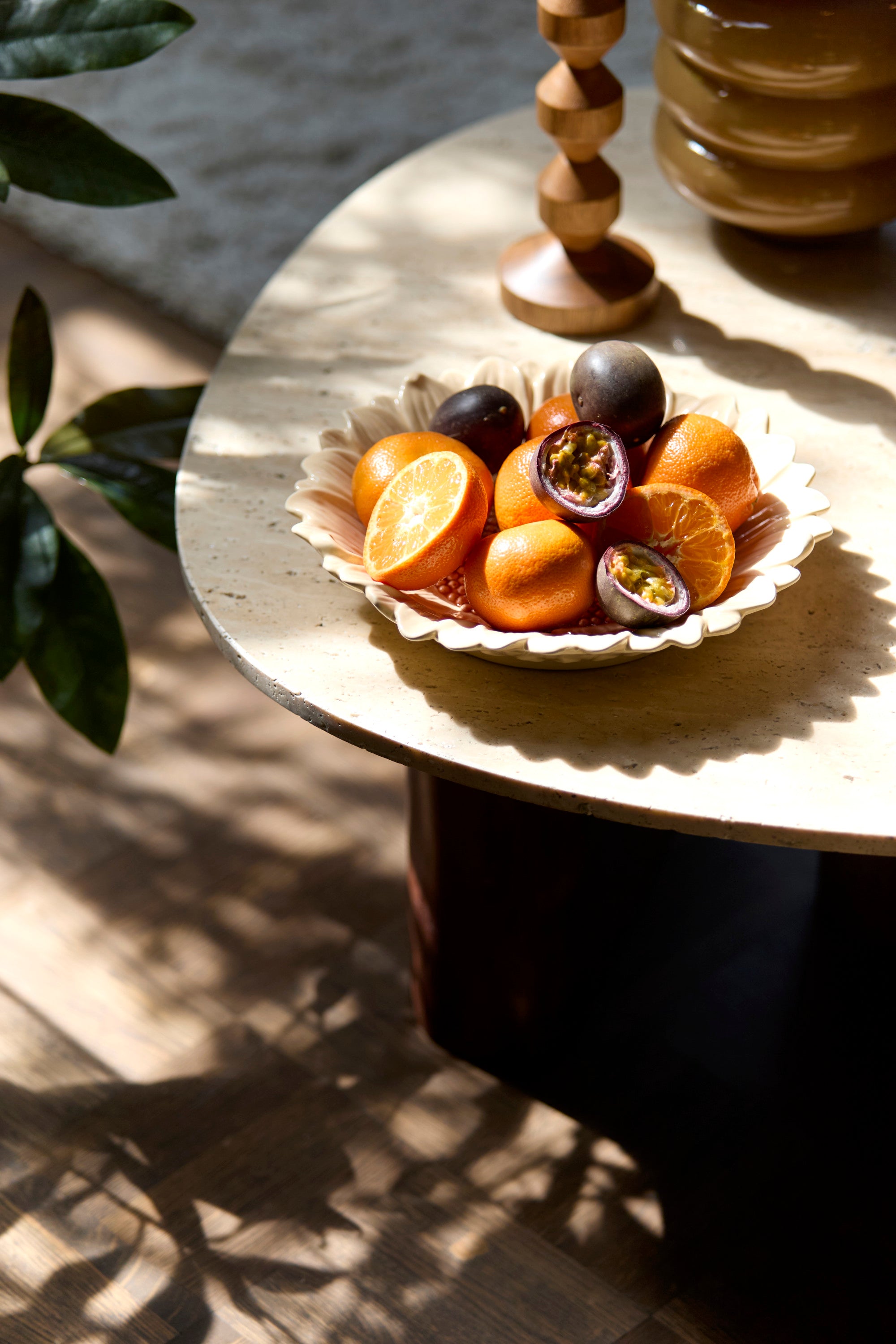 MAHELONA travertin dohányzóasztal