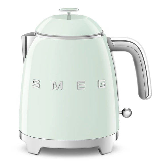 SMEG MINI VÍZFORRALÓ retro design