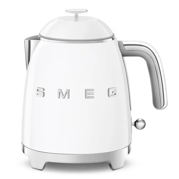 SMEG MINI VÍZFORRALÓ retro design