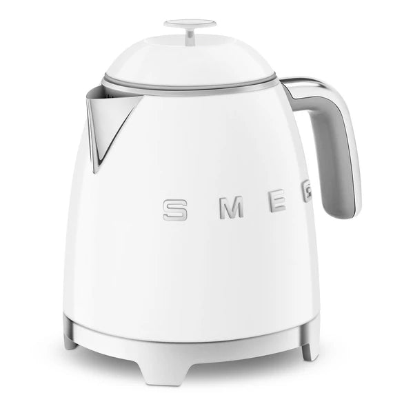 SMEG MINI VÍZFORRALÓ retro design