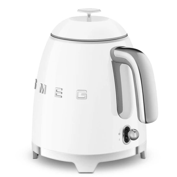 SMEG MINI VÍZFORRALÓ retro design