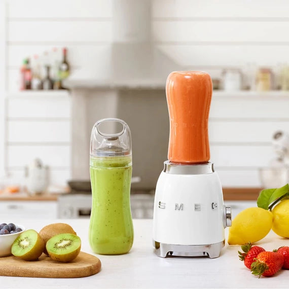 SMEG smoothie készítő EXTRA PALACKKAL, 50s retro design
