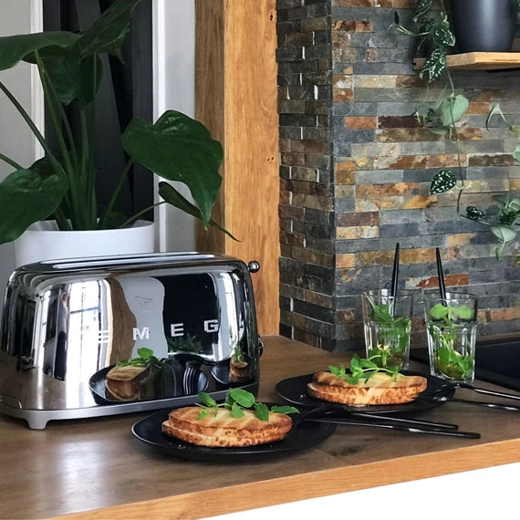 SMEG KENYÉRPIRÍTÓ 4 szeletes, retro design