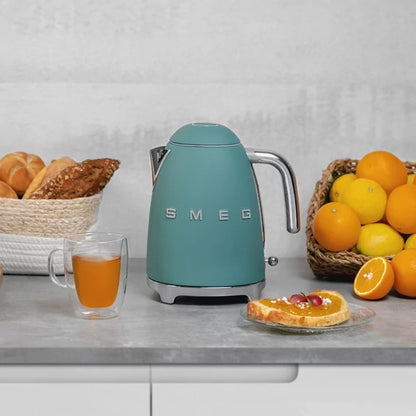 SMEG VÍZFORRALÓ, matt retro design