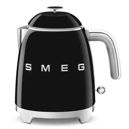 SMEG MINI VÍZFORRALÓ retro design