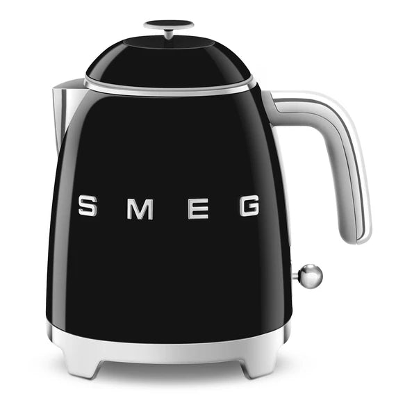 SMEG MINI VÍZFORRALÓ retro design