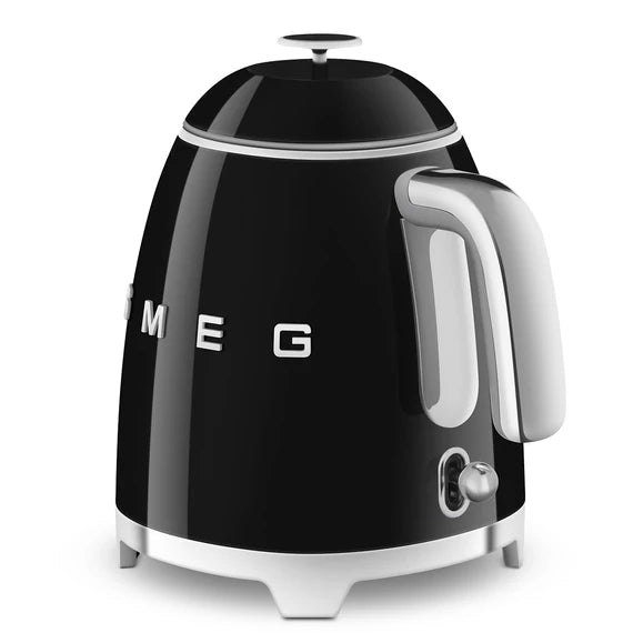 SMEG MINI VÍZFORRALÓ retro design