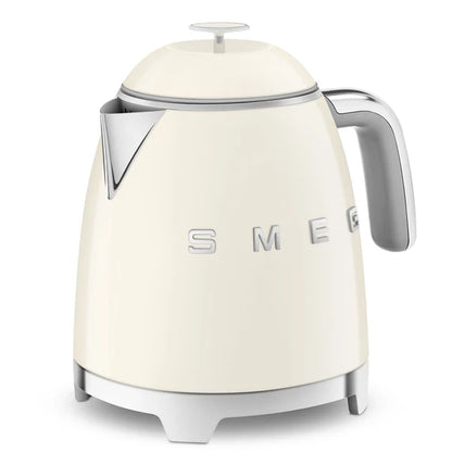 SMEG MINI VÍZFORRALÓ retro design