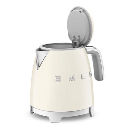SMEG MINI VÍZFORRALÓ retro design