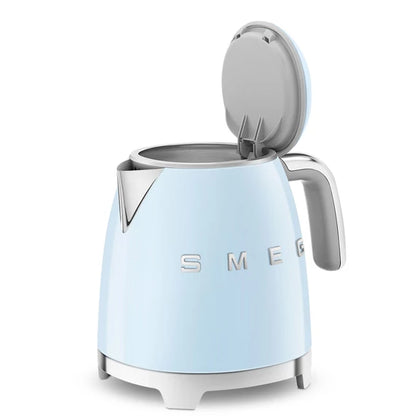 SMEG MINI VÍZFORRALÓ retro design