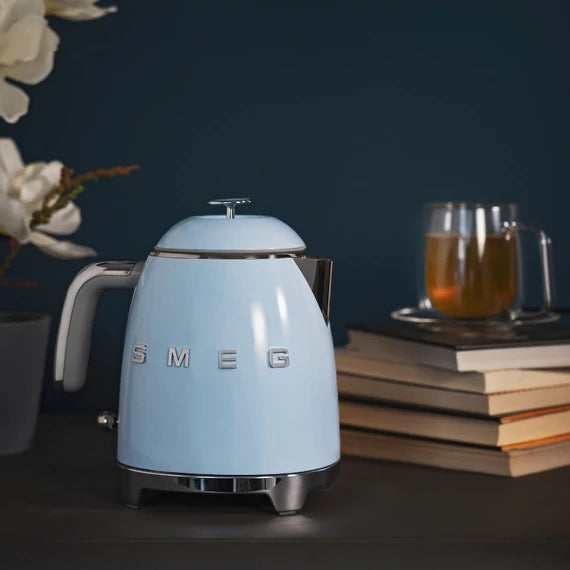 SMEG MINI VÍZFORRALÓ retro design