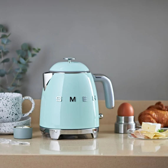 SMEG MINI VÍZFORRALÓ retro design