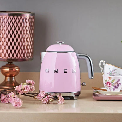 SMEG MINI VÍZFORRALÓ retro design