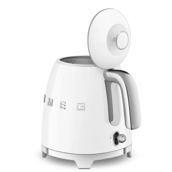 SMEG MINI VÍZFORRALÓ retro design