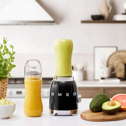 SMEG smoothie készítő EXTRA PALACKKAL, 50s retro design